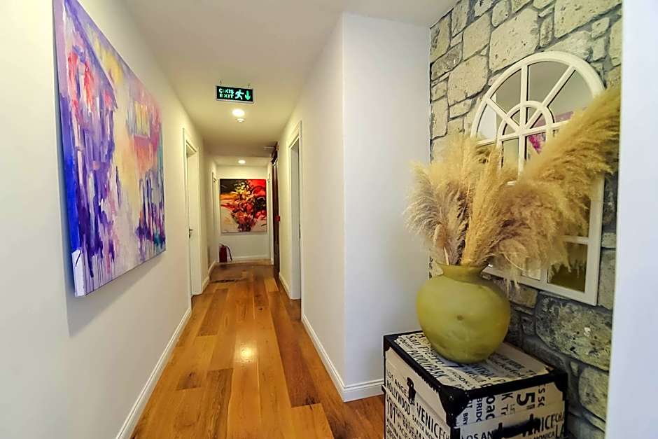 ZEYHOUSE ALACATI