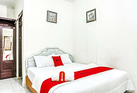 RedDoorz Syariah @ Raya Tajem Maguwo