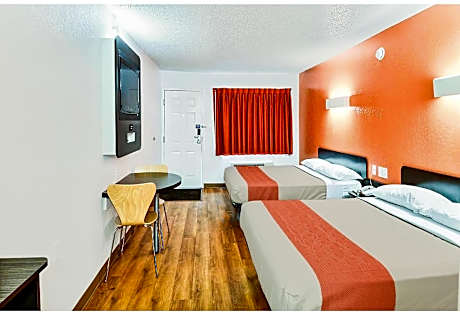 2 Full Beds | Mobility Accessible| Micfridge| Non-Smoking