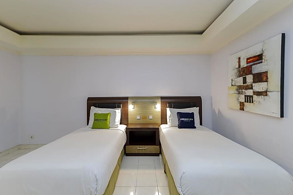 Urbanview Hotel Taman Suci Denpasar Bali