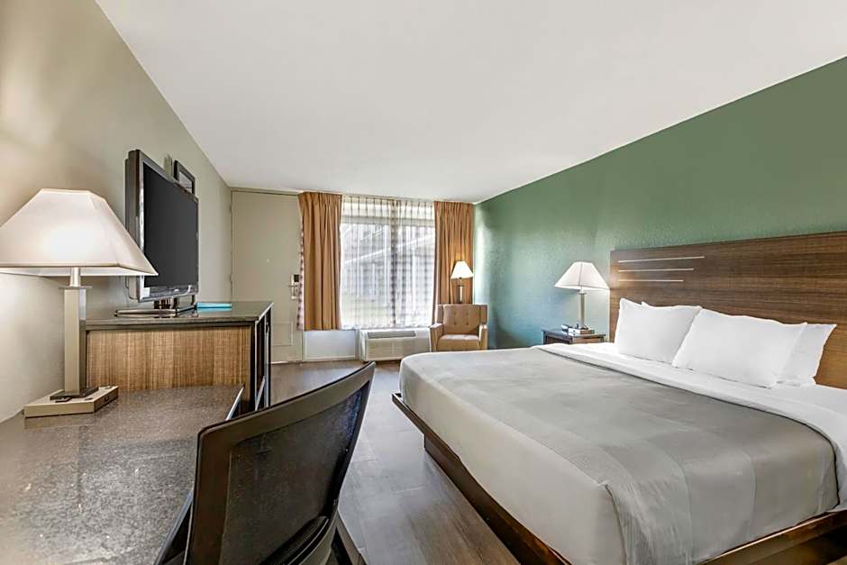 Quality Inn & Suites