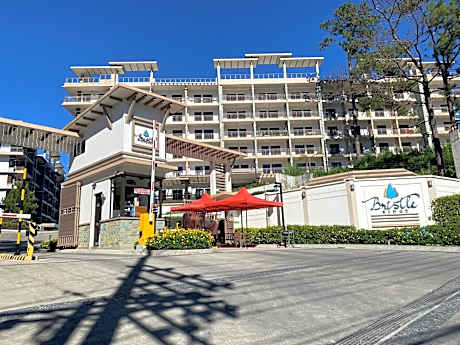 Rosarich Homestay - Bristle Ridge Residences