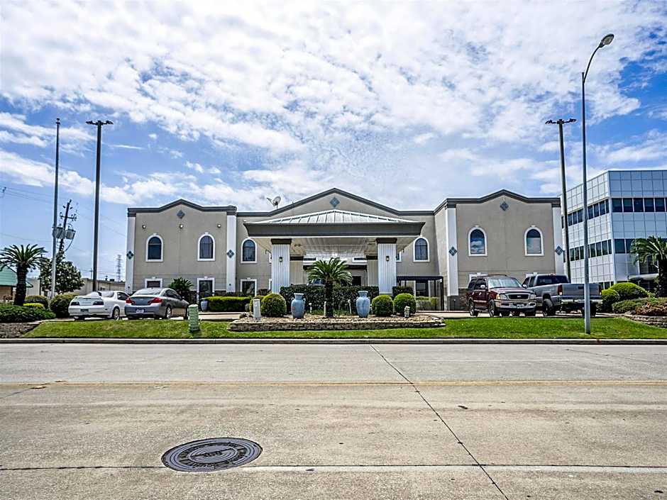Days Inn & Suites by Wyndham Webster NASA-ClearLake-Houston