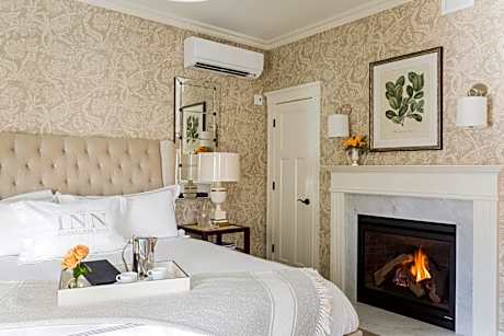 Deluxe King or Queen Room