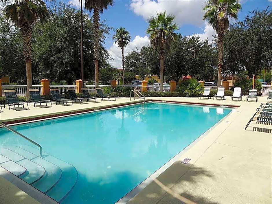 Galleria Palms Orlando - Free Theme Park Shuttles
