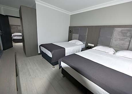 Family Suite (2 bedrooms)