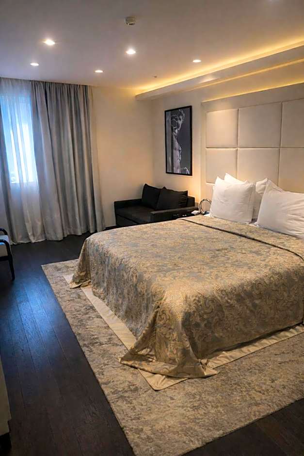 Hotel 9