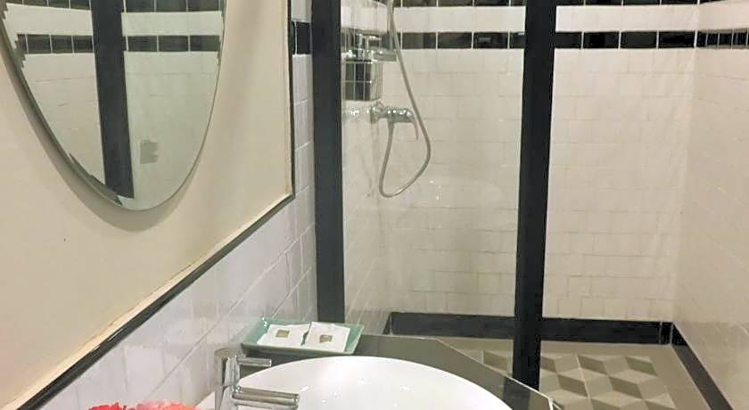 Bloom Boutique Hotel and Cafe