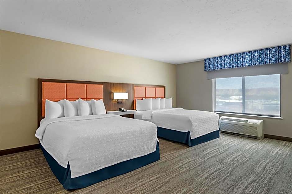 Hampton Inn By Hilton & Suites Farmington