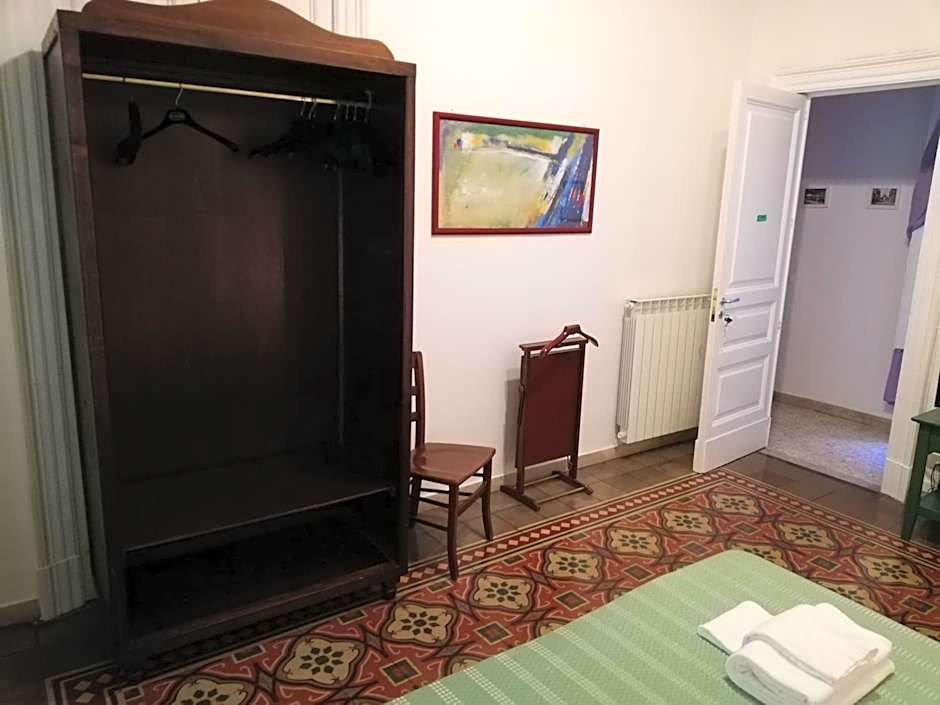 Aloi Rooms