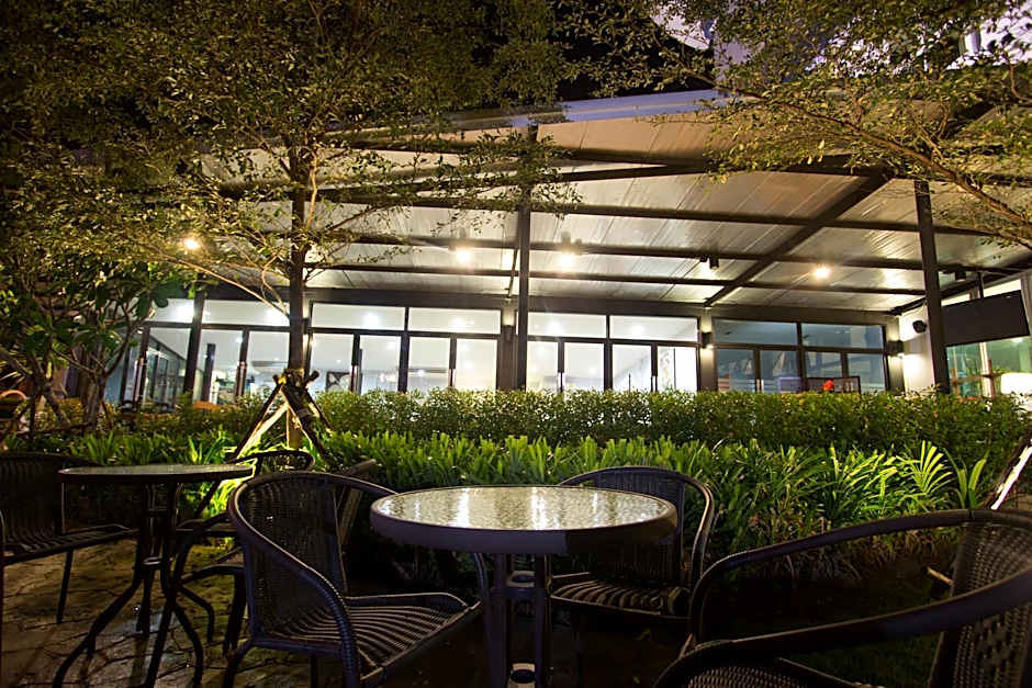 Prime Time Hotel Bang Saen