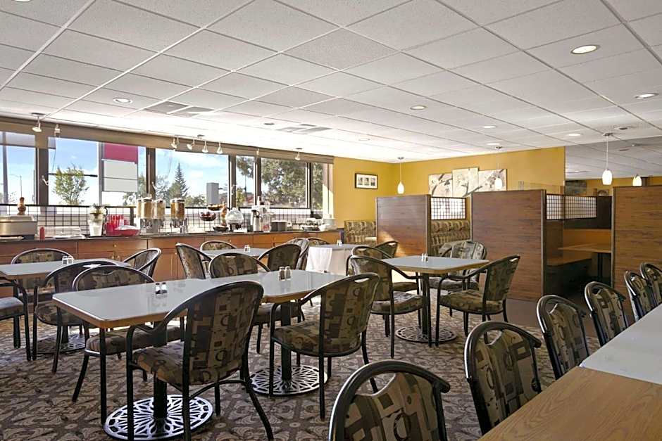 Ramada by Wyndham Lethbridge