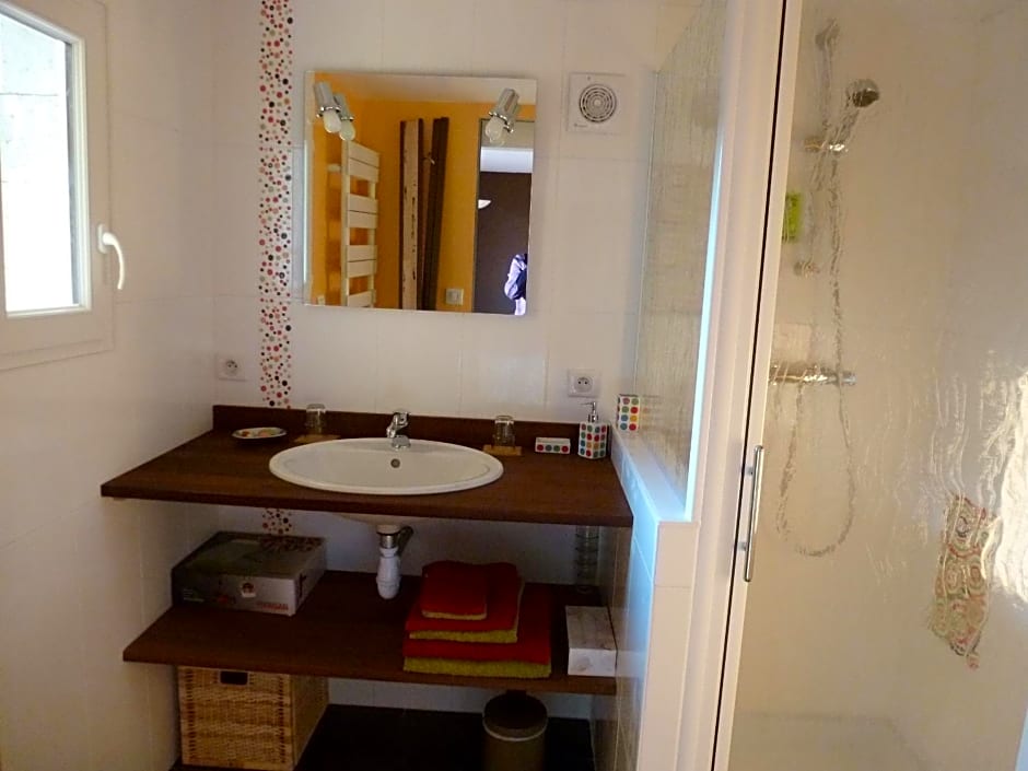 À la MAISON JAUNE