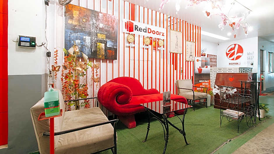 RedDoorz @ EL Highway Hotel Bulacan 
