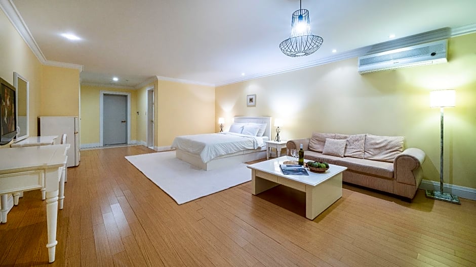 Yangyang Golden Bay Pension