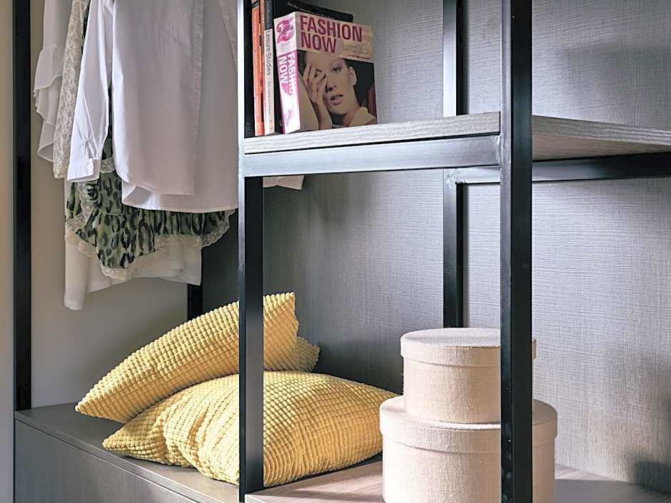 Koukounaria Hotel & Suites