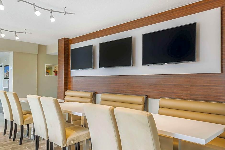 Quality Inn & Suites Kissimmee by The Lake
