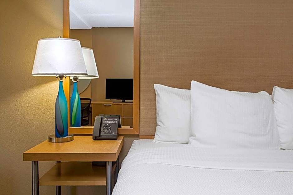 La Quinta Inn & Suites by Wyndham West Palm Beach Airport