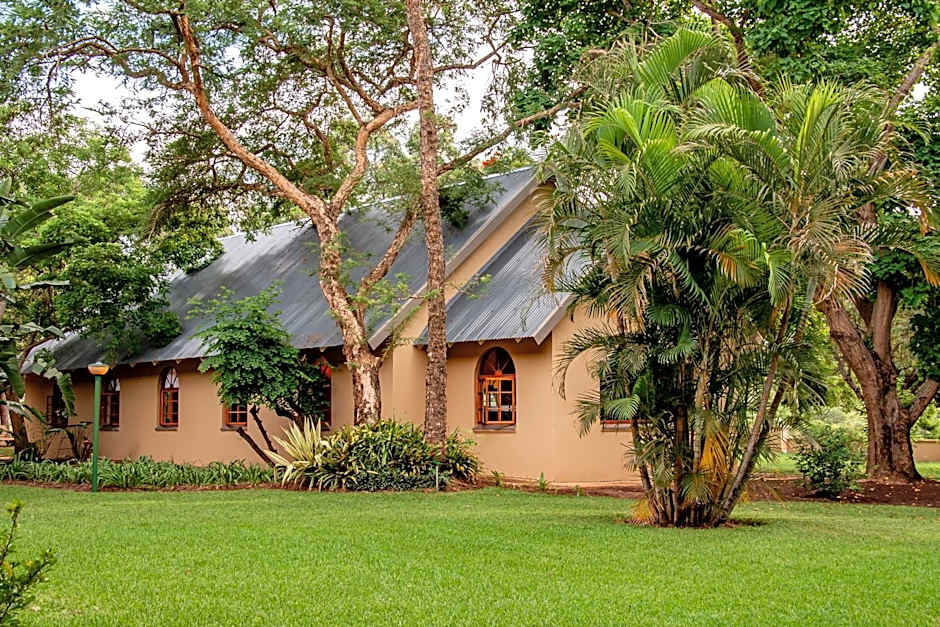 Hotel Numbi and Garden Suites