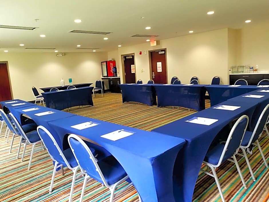 Holiday Inn Express Hotel & Suites Mebane By IHG