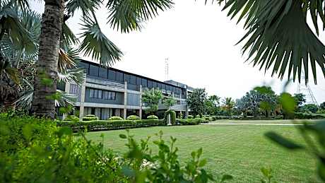 Malhaar Resort
