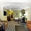La Quinta Inn & Suites by Wyndham Denver Gateway Park