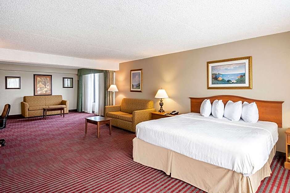 Lakeland Hotel