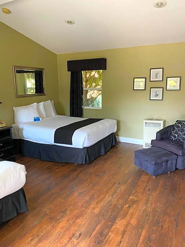 Sea Breeze Inn - Pacific Grove