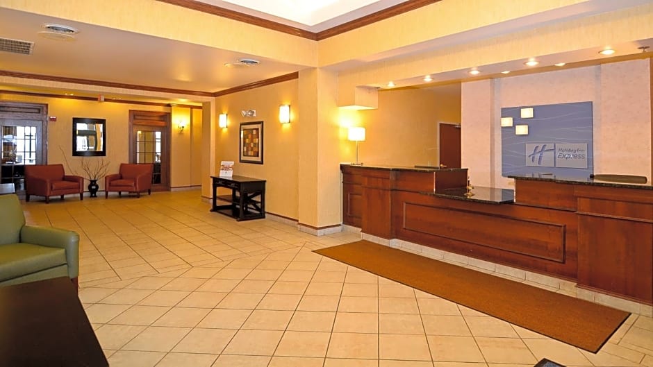 Holiday Inn Express Hotel & Suites Fort Atkinson