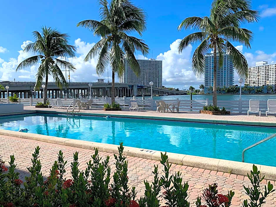 International Inn on the Bay