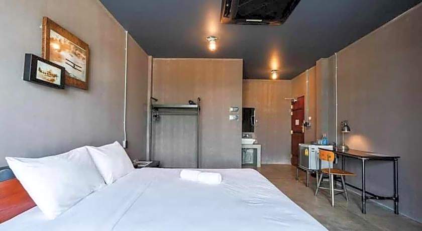 Rider Bedroom Hostel & Cafe