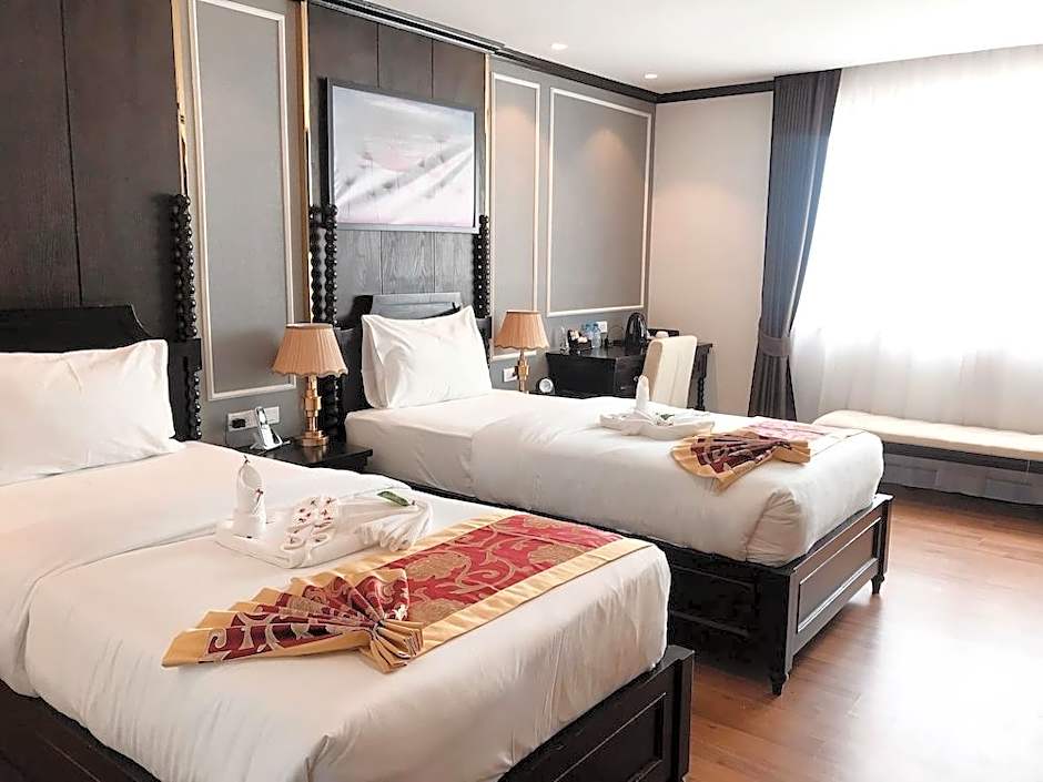 Aaron Riverview Hotel