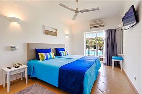 One-Bedroom Apartment with Pool View