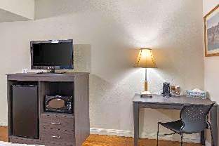 Econo Lodge On Historic Route 66 – Barstow, CA