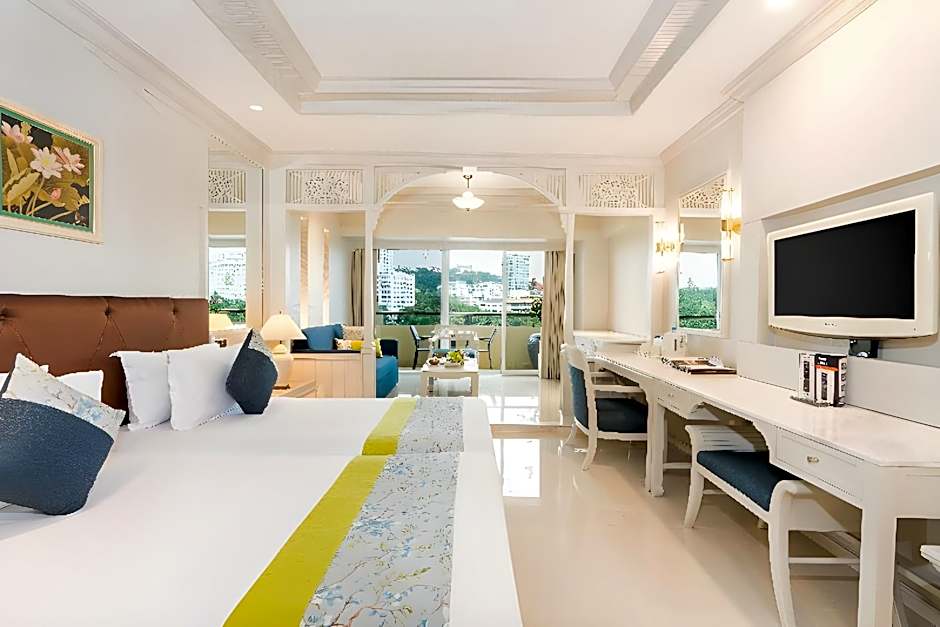 Royal Cliff Beach Hotel