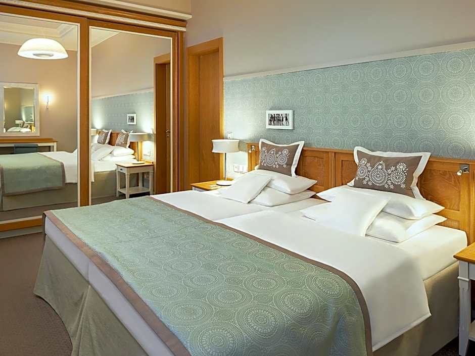 Photo 1 of 7 of Junior Suite