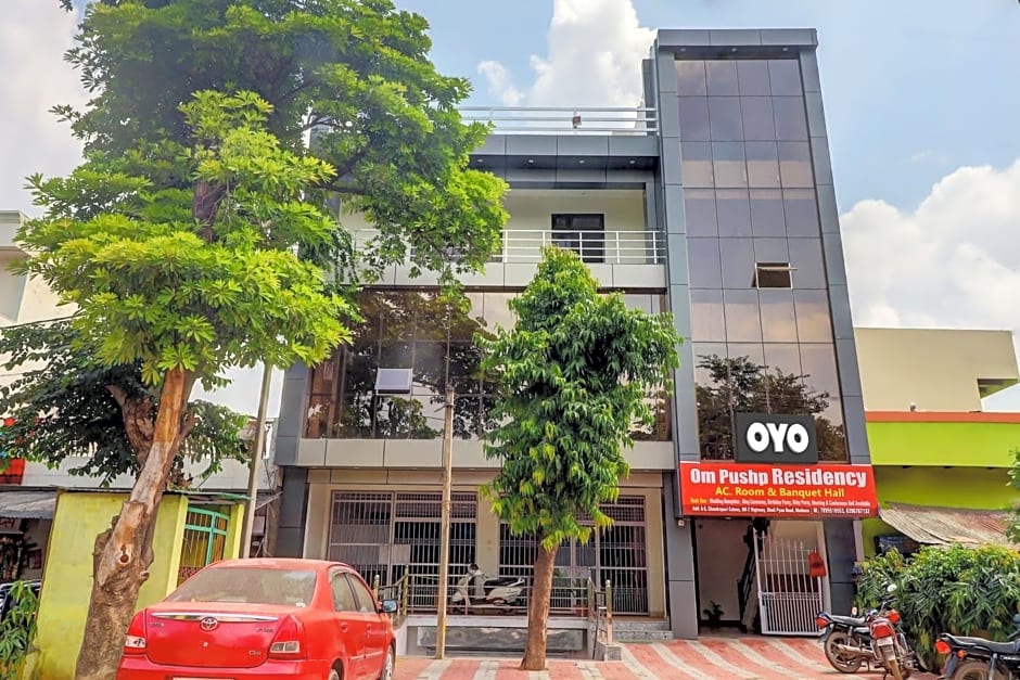 OYO Flagship Om Pushp Residency