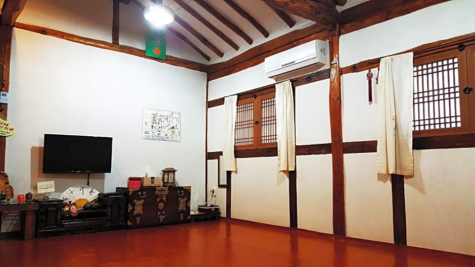 In-Yeon Hanok Guesthouse