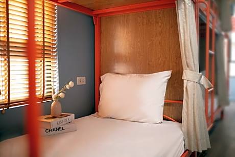 Bed in 8-Bed Mixed Dormitory Room