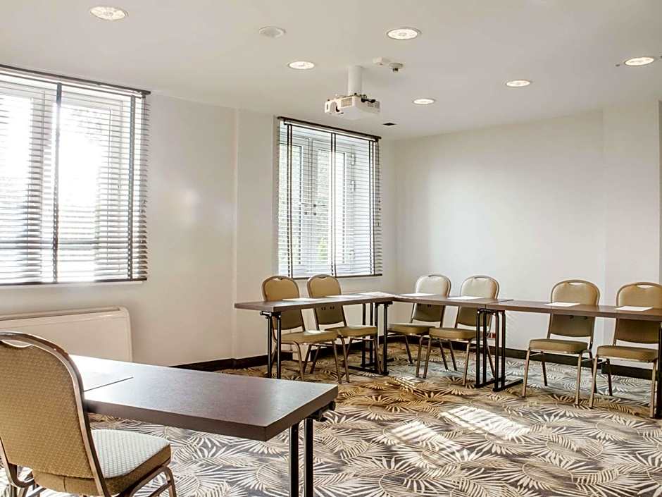 Mercure Airport Warszawa Hotel