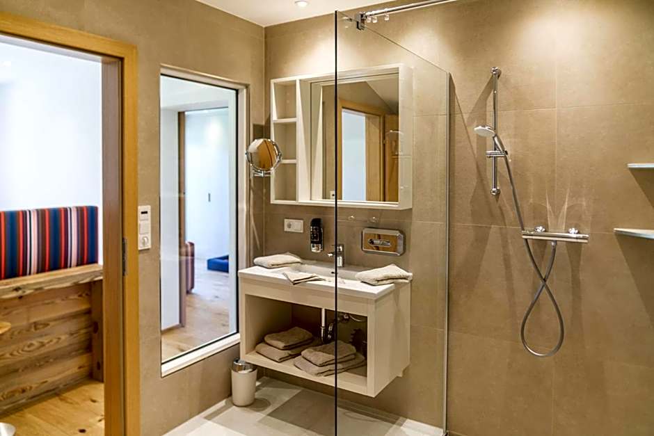 Almfrieden Hotel & Romantikchalet