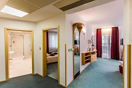 Family Apartment with Terrace