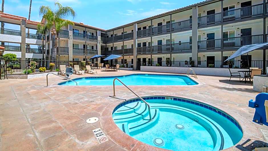 Studio 6 Ontario CA Convention Center Airport