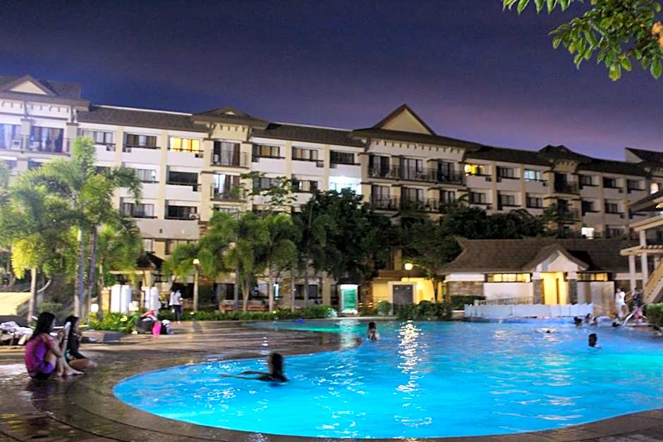 One oasis A2, shortwalk SM MALL Free POOL Kitchen