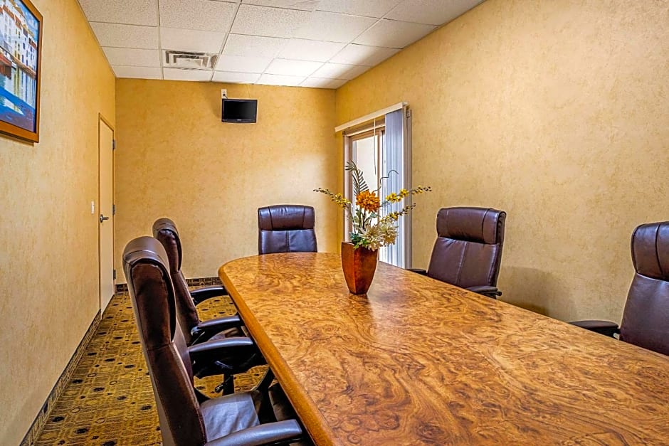 Quality Inn & Suites Coldwater near I-69
