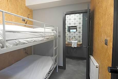 Standard family of 5 room