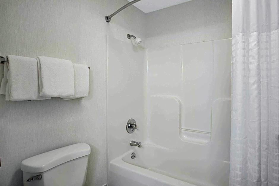 Baymont by Wyndham Freeport