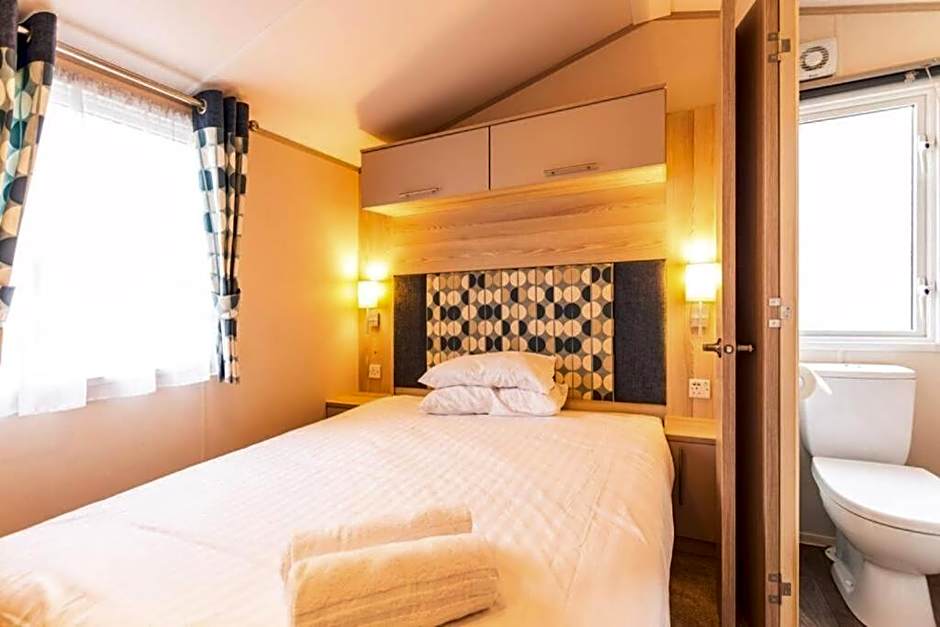 Cedar Lodge With Hot Tub