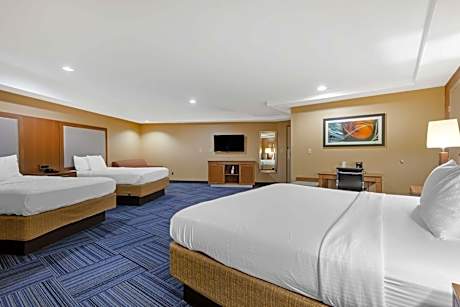 King Suite - Non-Smoking