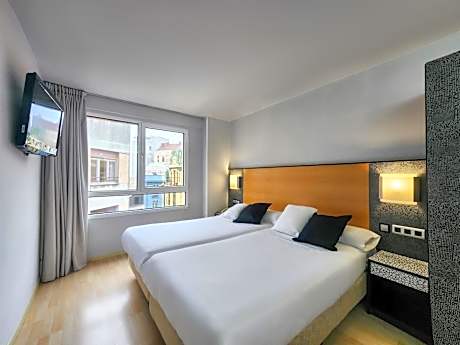 2 single beds
